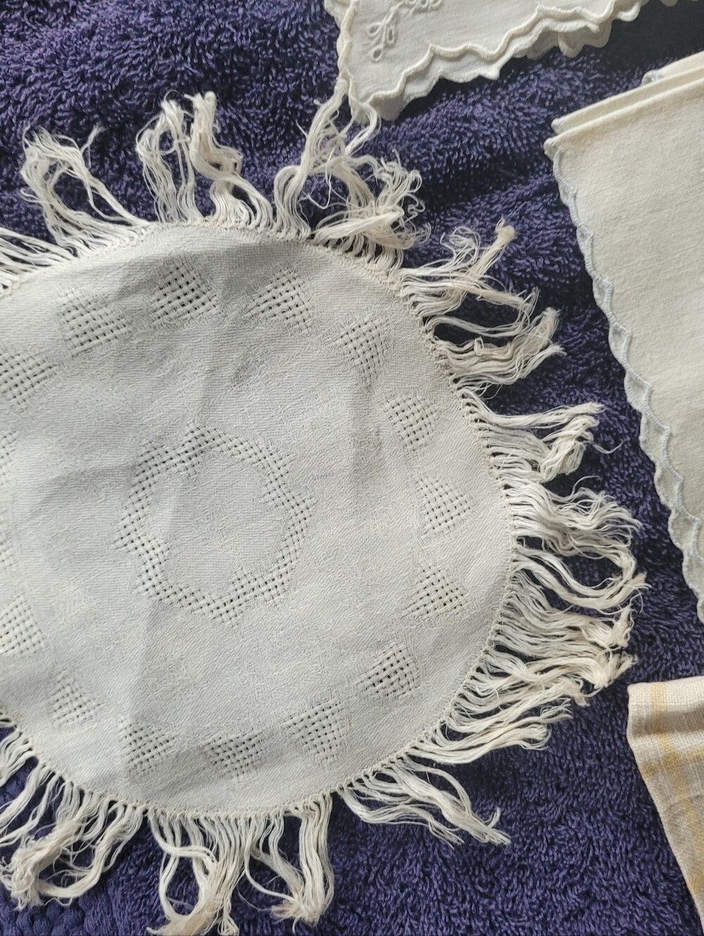 Vintage White & Cream Embroidered Linen Table Handkerchief Set - Picture 6 of 9